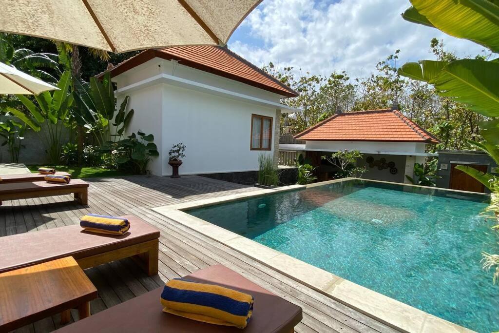 Nau Nusa Villa Batununggul Exterior photo